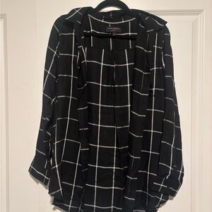 Banana Republic Windowpane Boyfriend Fit Blouse Women’s Medium Black White Shirt
